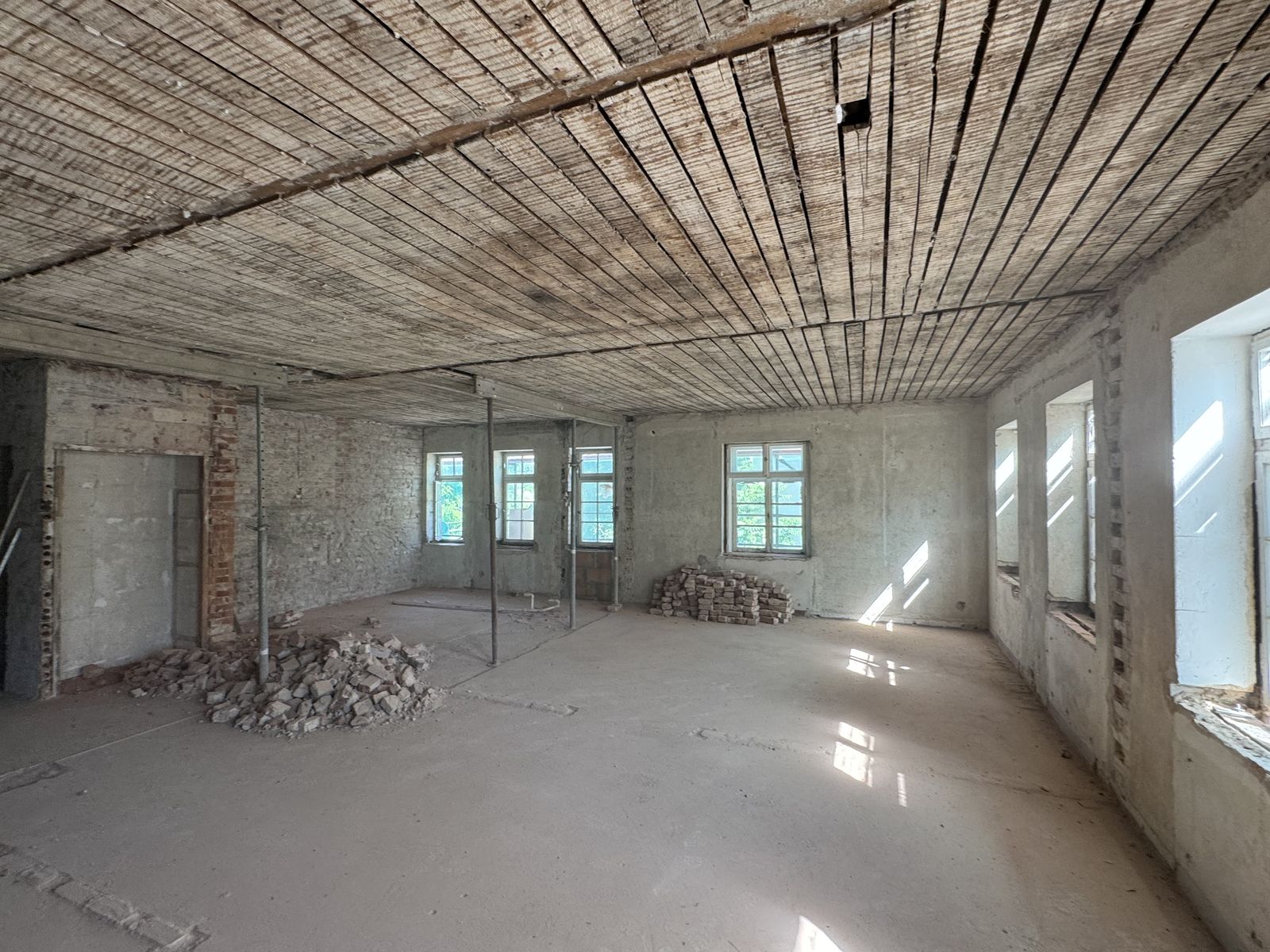 Rückbau im Gebäudeinneren – Vorbereitung für die Sanierung